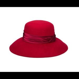 NEW Women's Felt Cloche with Pleated Satin Band